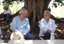 Bedolla y Cuauhtémoc Cárdenas visitan rancho ganadero de Tipítaro