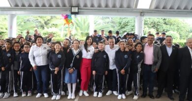 Tenis llegan a más de 90 mil estudiantes en Michoacán