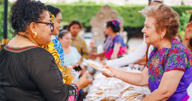 CELEBRARON EN SAHUAYO EL DIA DE GUARES Y GUACHES Y ENTREGA DE PAN DE GALLITO