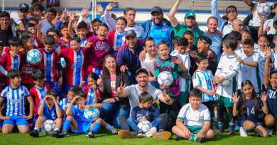 Impulsan desarrollo social y deportivo de la niñez en Sahuayo con entrega de material a liga infantil de fútbol