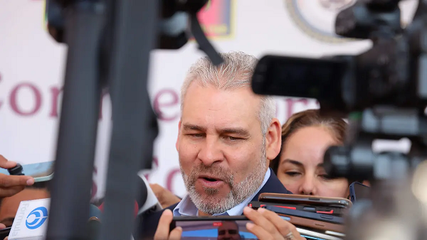 Gobernador de Michoacán envía iniciativas para subsanar extinción del IMAIP