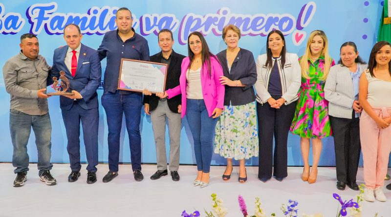 CEDECOS de Sahuayo dejan huella y reciben reconocimiento del Congreso del Estado por fortalecer a las familias