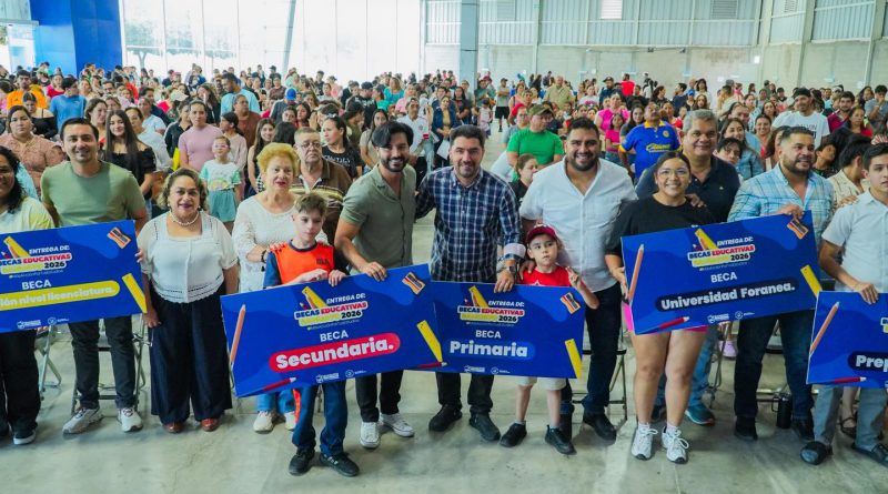 Más de 550 estudiantes reciben Becas Educativas 2026 en Sahuayo