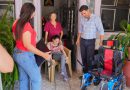 Gestos que transforman vidas: entregan sillas de ruedas a mujeres de Sahuayo