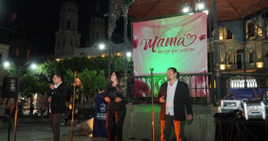 Super Nova en concierto el Día de as Madres en la Plaza de Sahuayo.