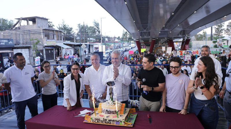 Celebra Bedolla primer aniversario del Paso Catrinas en Villas del Pedregal