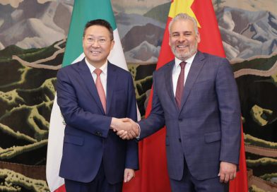 Bedolla y embajador de China refuerzan colaboración comercial, cultural y académica