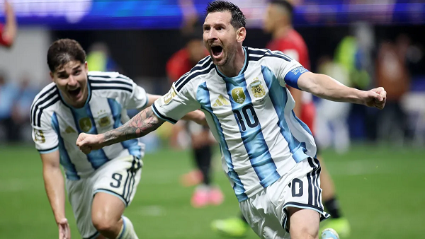 ¡Remontada! Sufrida y feroz voltereta de Argentina; le ganó 3-2 a Egipto y sigue con el sueño del bicampeonato