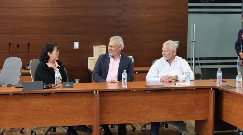 Apuesta Michoacán por la tecnología para potenciar su agroindustria: Bedolla