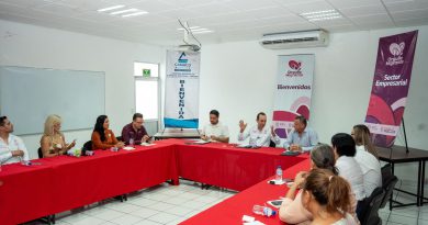 Amplían beneficios de la tarjeta Orgullo Migrante con respaldo de empresarios en Lázaro Cárdenas