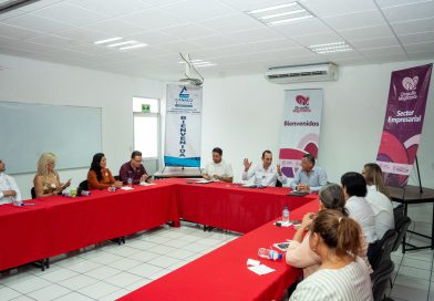 Amplían beneficios de la tarjeta Orgullo Migrante con respaldo de empresarios en Lázaro Cárdenas