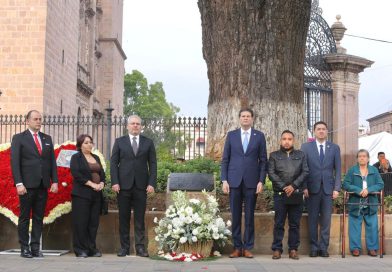 Encabeza Bedolla homenaje a víctimas de los atentados de 2008 en Morelia