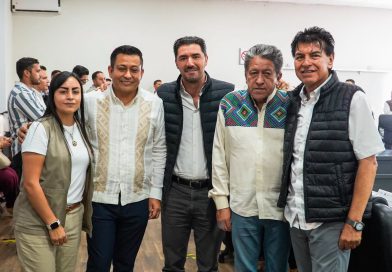 Manuel Gálvez gestiona más Vivienda del Bienestar para familias sahuayenses