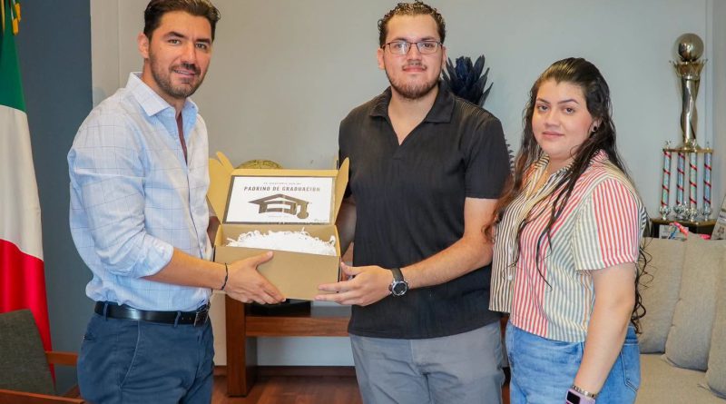 Manuel Gálvez Sánchez recibe invitación para apadrinar a la generación 2022–2026 de la UCEMICH
