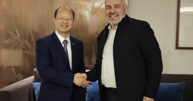 Interesa a automotriz Geely cooperación con el puerto de LC; Bedolla abre puertas para la inversión