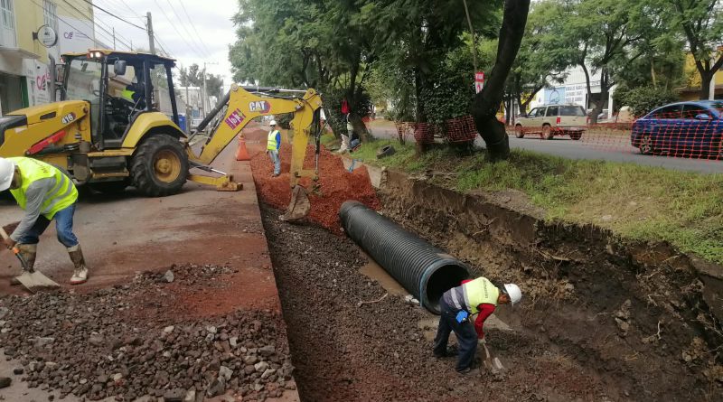 Avanza cambio de tubería pluvial por obras del Morebús en Morelia