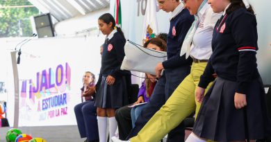 Michoacán impulsa la educación con la distribución de tenis en todas las secundarias